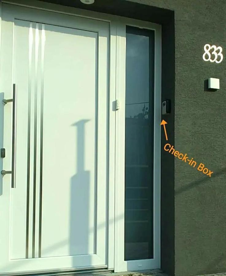 Slnečný apartmánový dom Oslany Exterior foto